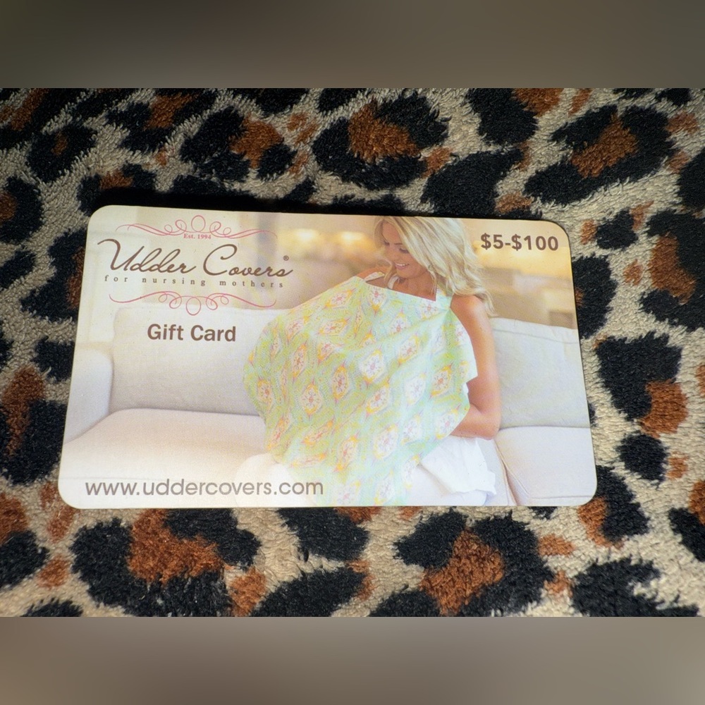 FREE w/$20 purchase from my closet READ$35 Udder covers nursing cover gift card